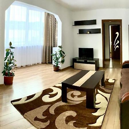 דירות Cazare Apartament Orşova מראה חיצוני תמונה