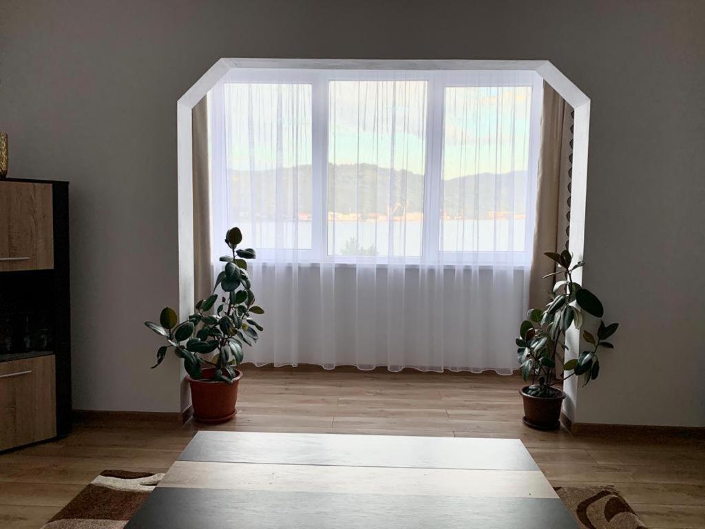 דירות Cazare Apartament Orşova מראה חיצוני תמונה