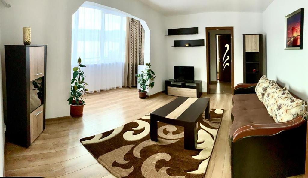 דירות Cazare Apartament Orşova מראה חיצוני תמונה